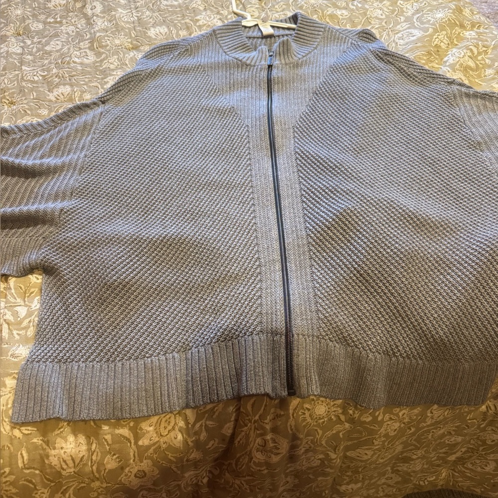Lululemon Gray Ribbed Sweater